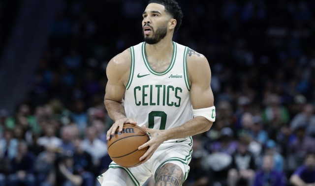 半岛体育-黄蜂主帅：很高兴看到塔图姆回归 他为此付出了大量的努力