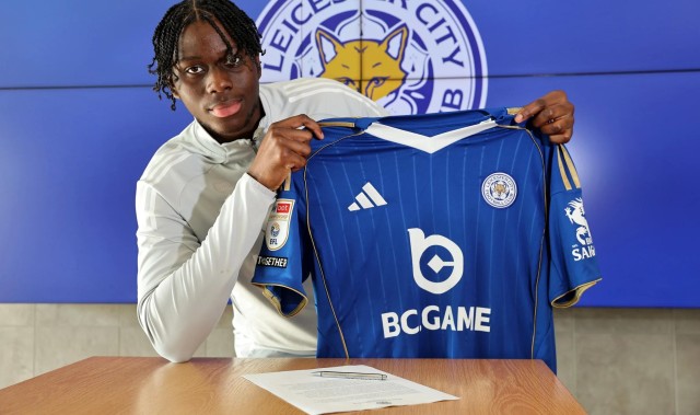 半岛体育在线-官方：莱斯特城与19岁后卫凯文-格雷续约至2029年