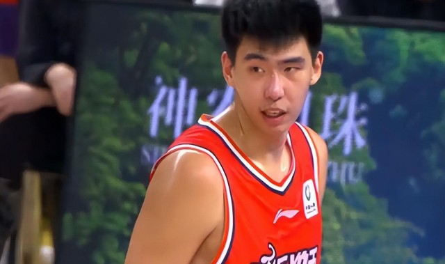 半岛体育在线-广东宏远3消息！徐昕打脸杜锋，徐杰继续梦游，胡明轩王者归来