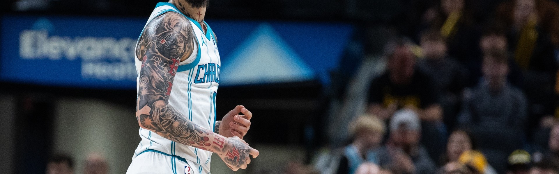 半岛体育-三球出战28分钟 12中4&amp;三分10中3拿到14分7板9助 正负值+24